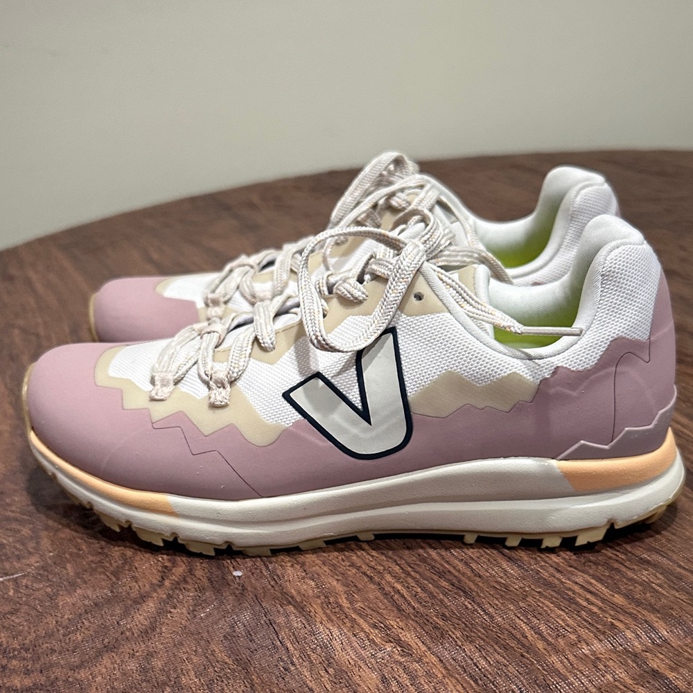 VEJA Sneakers Color: PIERRE Women's size 7 - Picture 9 of 14